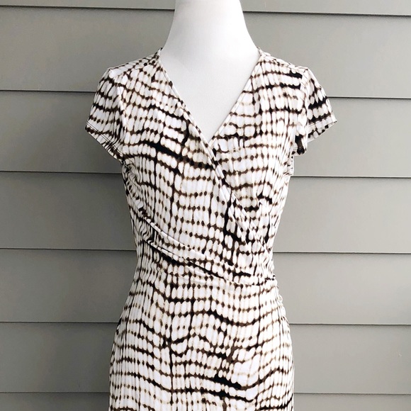 Ann Taylor Dresses & Skirts - Ann Taylor NWT Knee Length Short Sleeve Dress